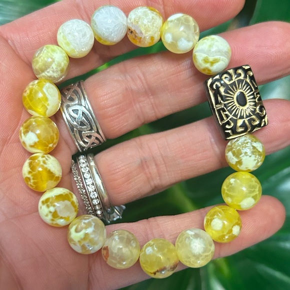 chunky yellow fire agate 10mm bracelet - Picture 2 of 3